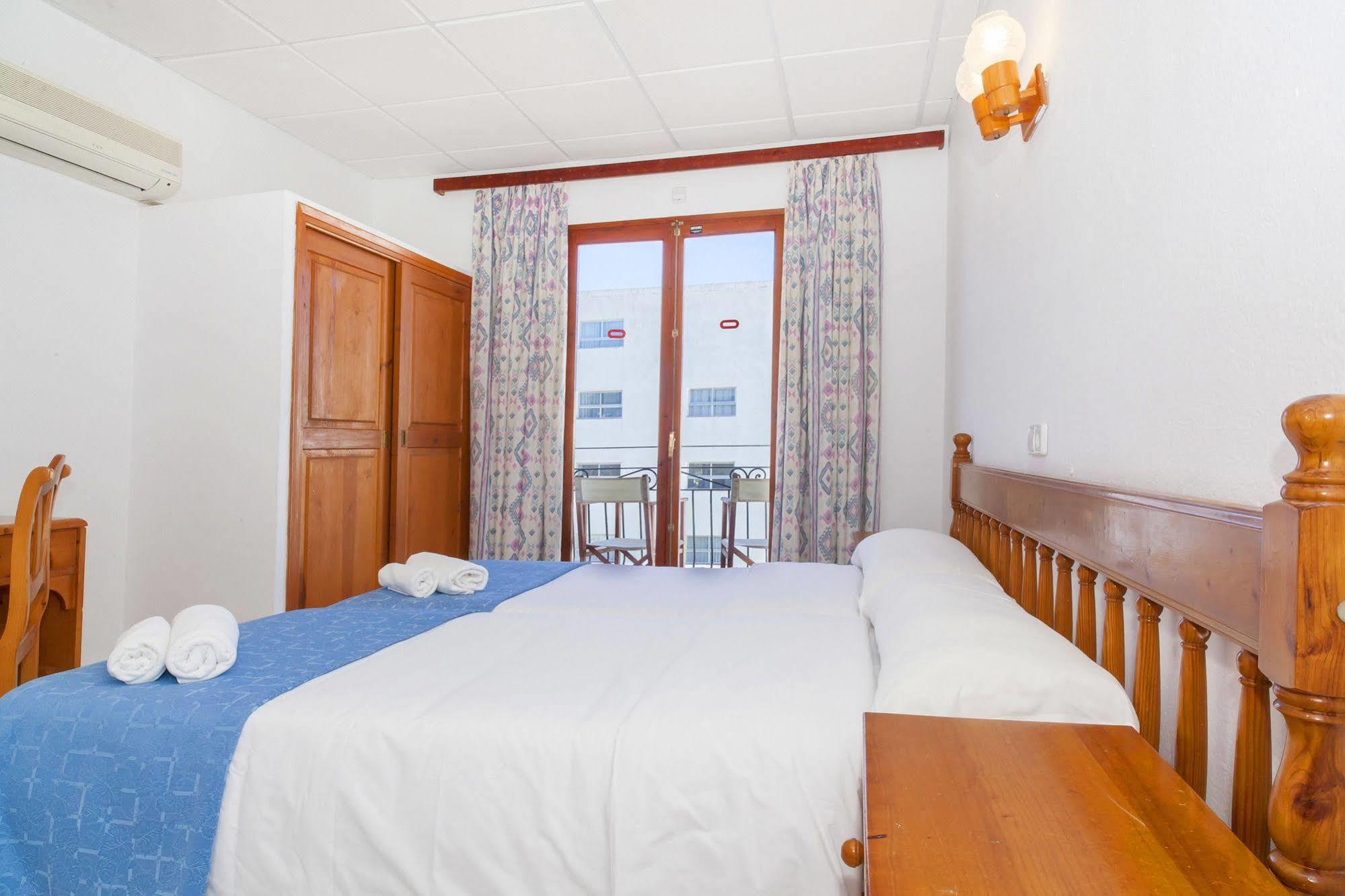 Can Beia Hostal Boutique (Adults Only) Sant Antoni de Portmany Dış mekan fotoğraf