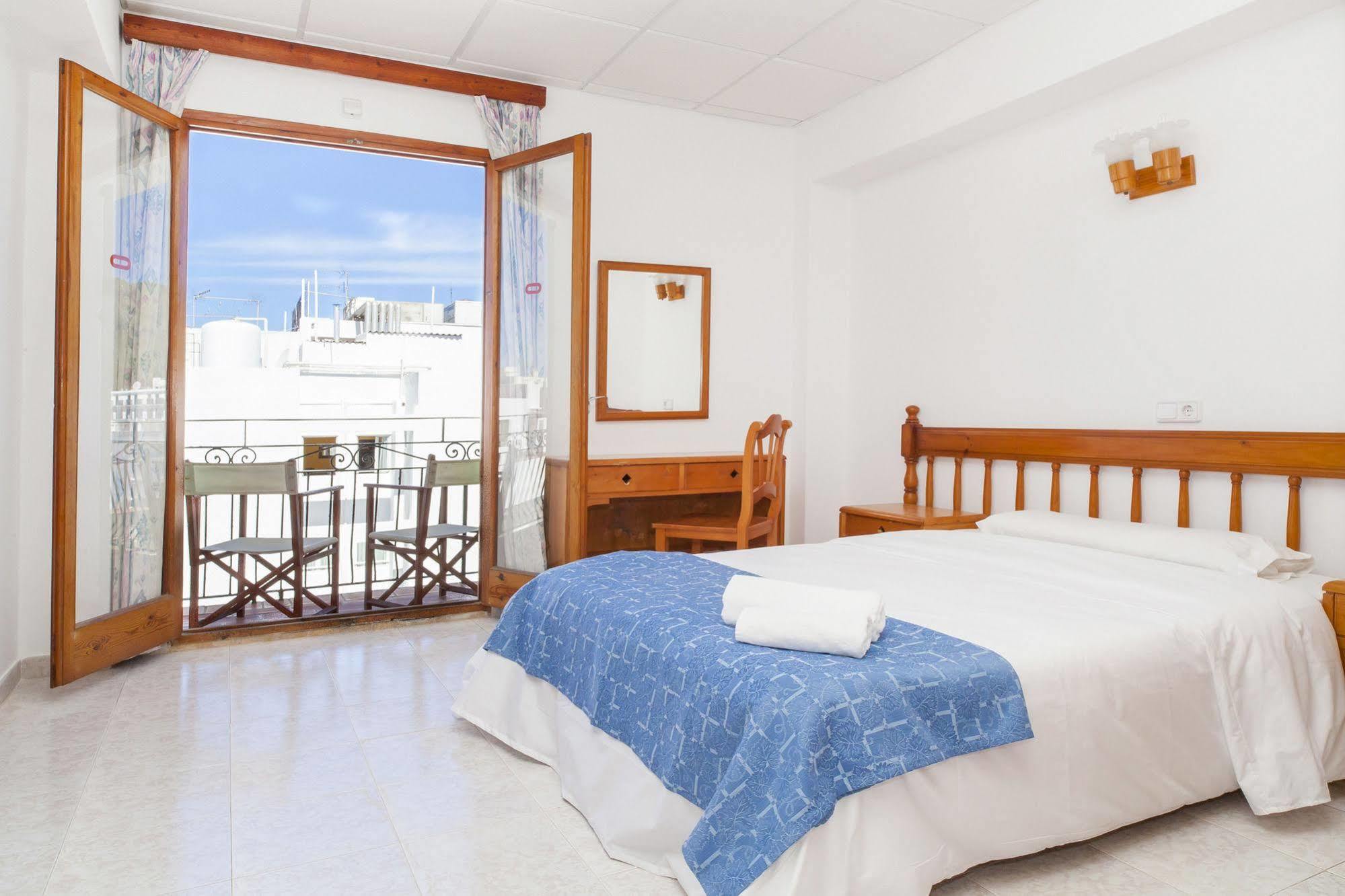Can Beia Hostal Boutique (Adults Only) Sant Antoni de Portmany Dış mekan fotoğraf