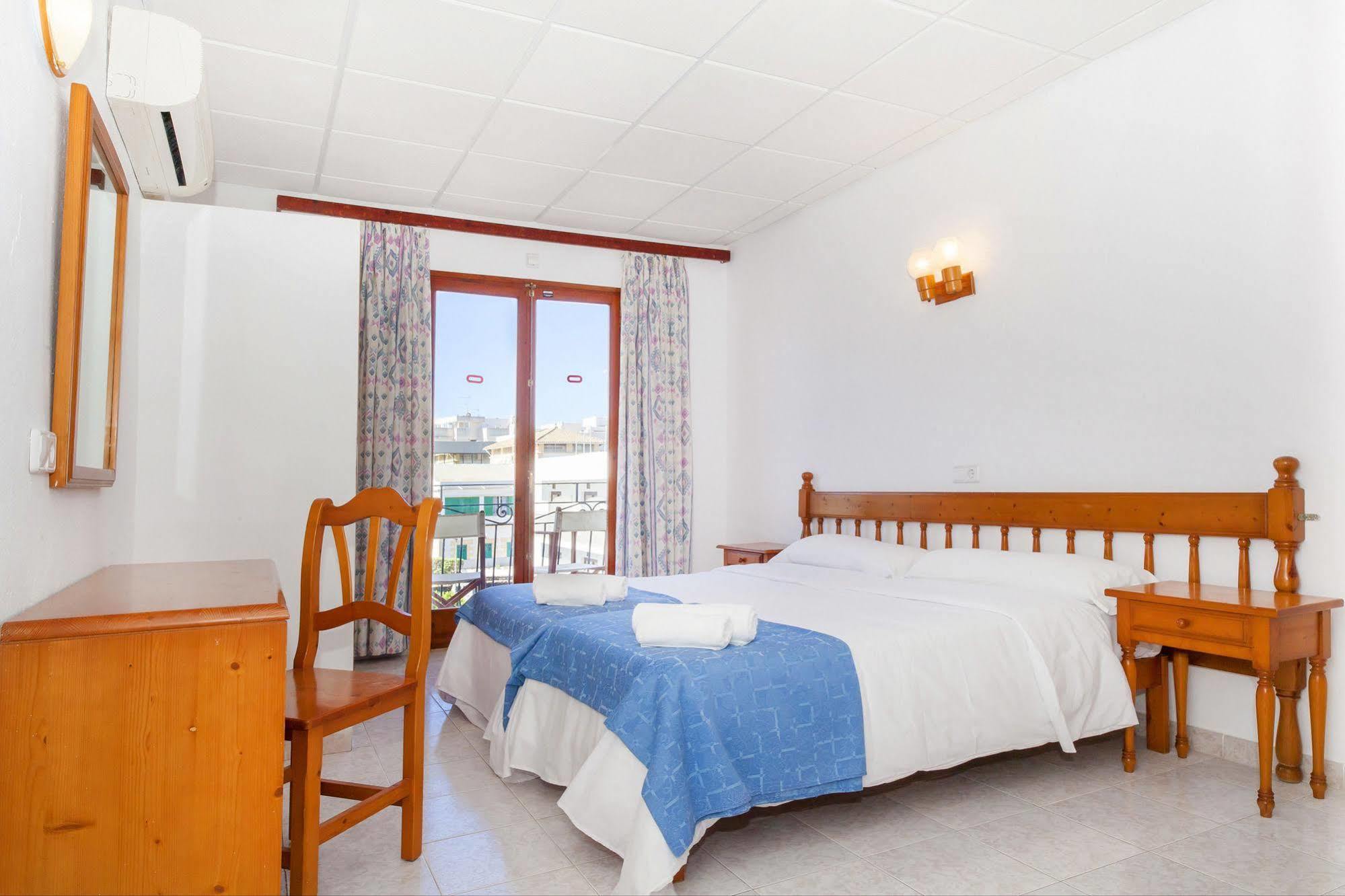 Can Beia Hostal Boutique (Adults Only) Sant Antoni de Portmany Dış mekan fotoğraf
