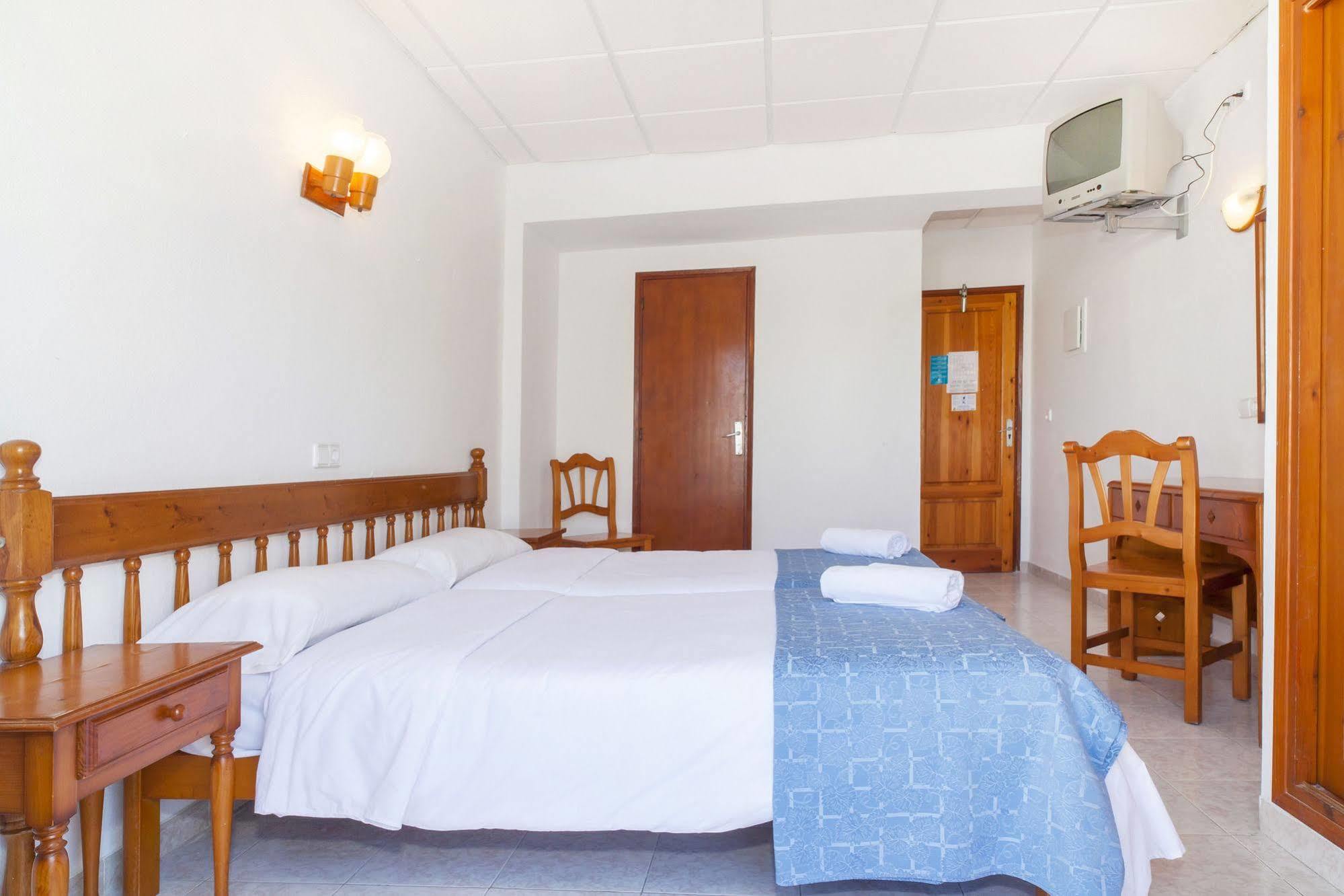 Can Beia Hostal Boutique (Adults Only) Sant Antoni de Portmany Dış mekan fotoğraf