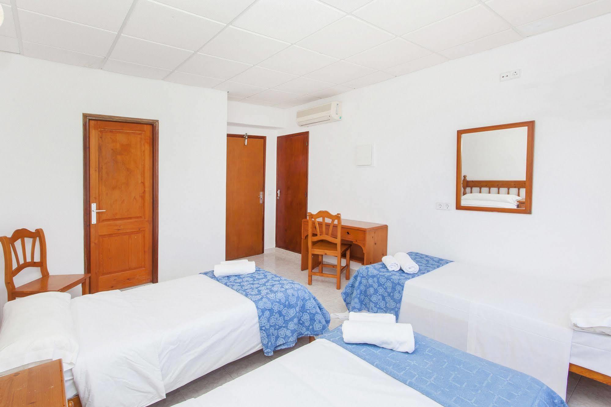 Can Beia Hostal Boutique (Adults Only) Sant Antoni de Portmany Dış mekan fotoğraf